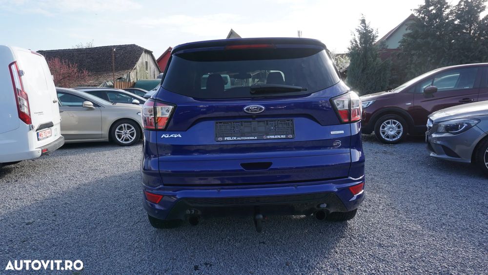 Ford Kuga 1.5 EcoBoost 2x4 ST-Line - 4