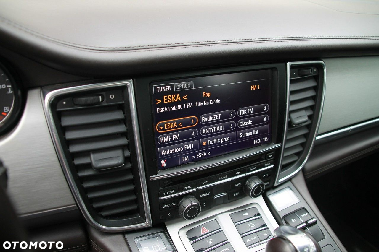 Porsche Panamera Turbo PDK - 16