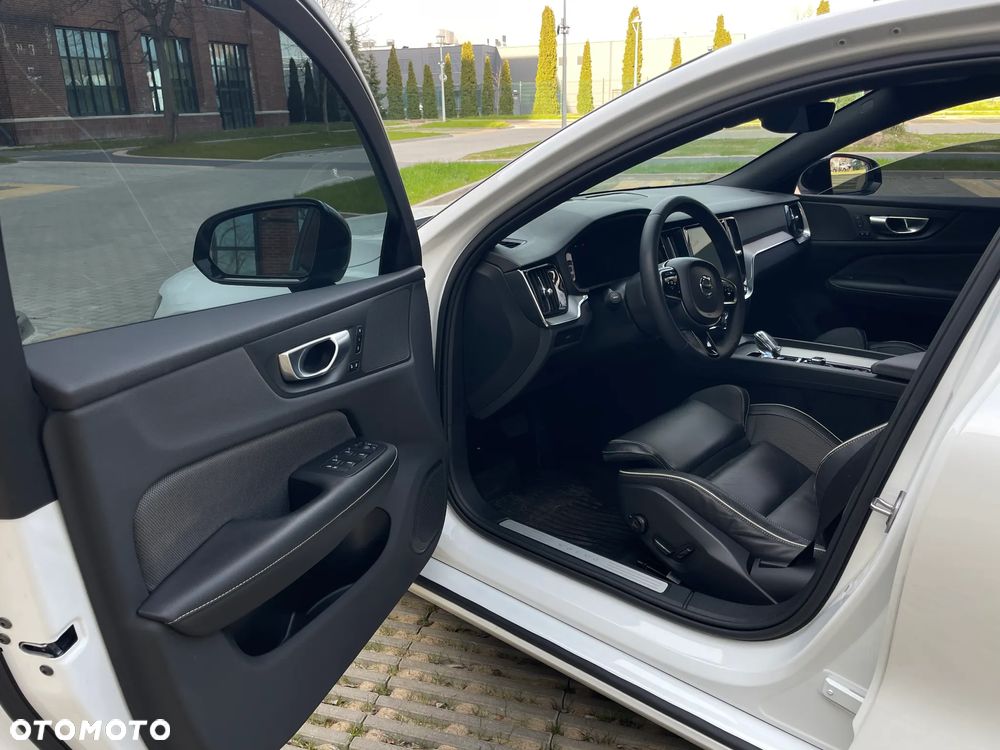 Volvo S60 B5 B R-Design - 11