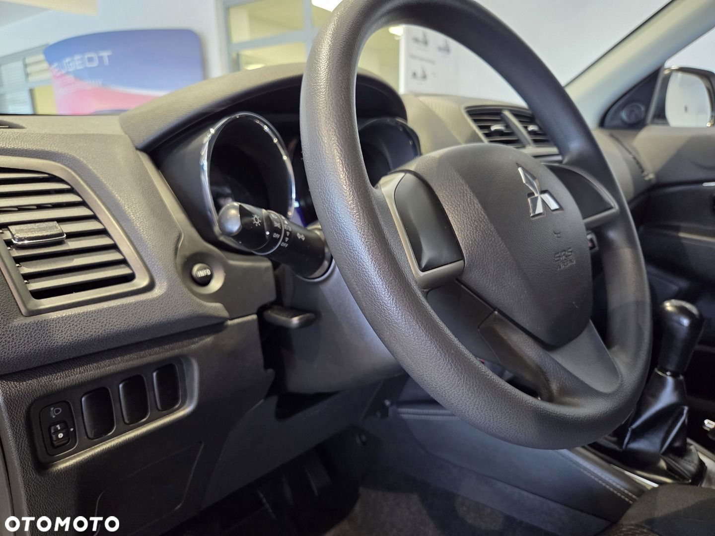 Mitsubishi ASX 1.6 Inform - 13