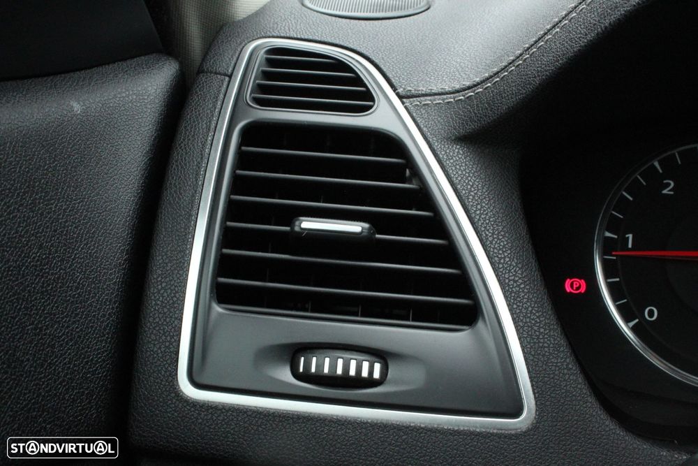 Renault Laguna Coupe 2.0 dCi Dynamique S 4Control - 34