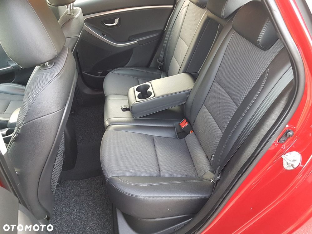 Hyundai i30 1.4 Fifa World Cup Edition - 34