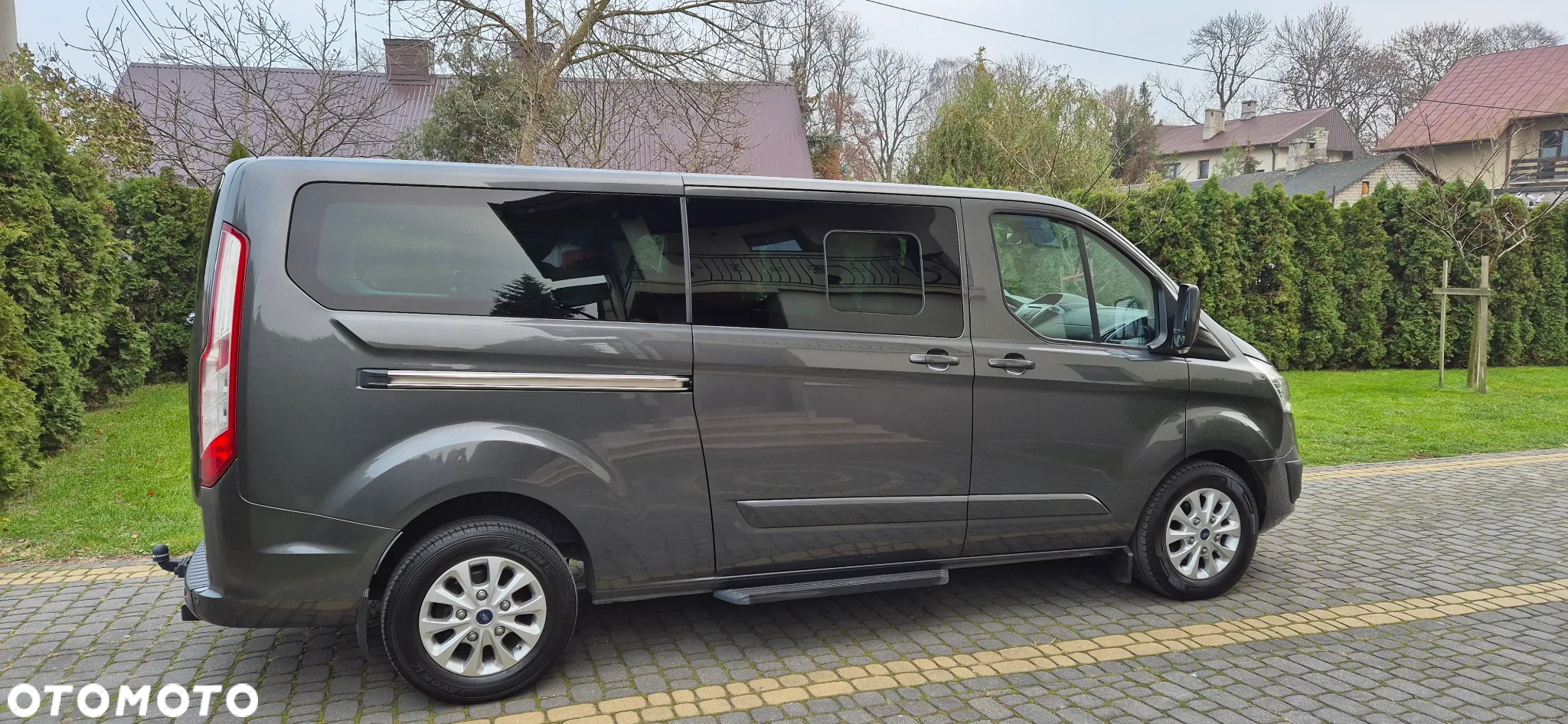 Ford Tourneo Custom 2.0 EcoBlue L2 Shuttle Bus Titanium - 5