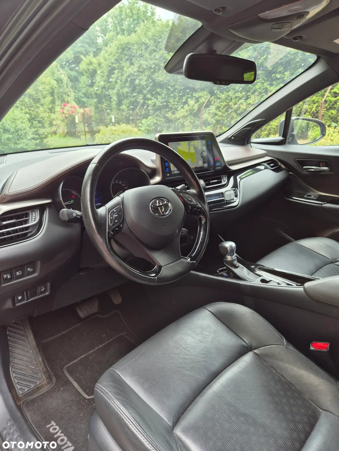 Toyota C-HR 1.8 Hybrid Neon Lime powered by JBL - 10