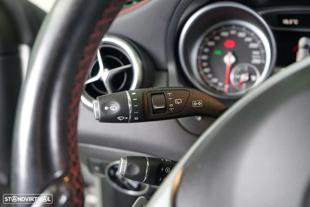 Mercedes-Benz CLA 180 d Shooting Brake AMG Line Aut. - 25