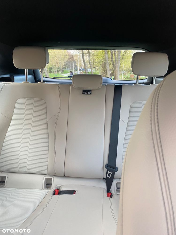 Mercedes-Benz GLA 200 - 8