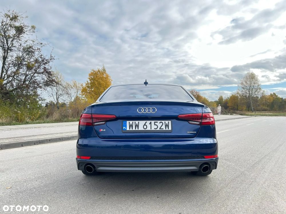 Audi A4 Limousine - 6