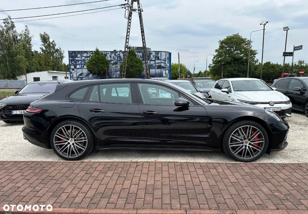 Porsche Panamera - 4