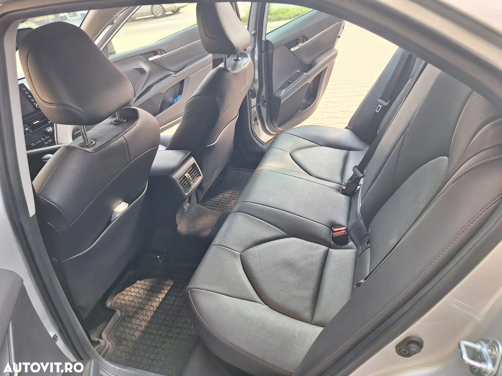 Toyota Camry - 18