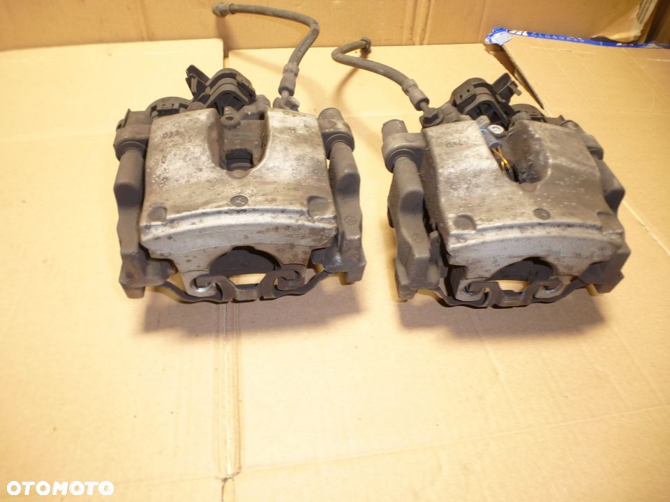 ZACISK HAMULCOWY TYŁ  MERCEDES C-KLASA W205 - 1