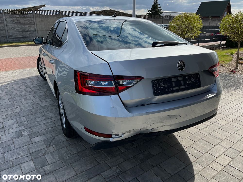 Skoda Superb 1.5 TSI ACT DSG Ambition - 5
