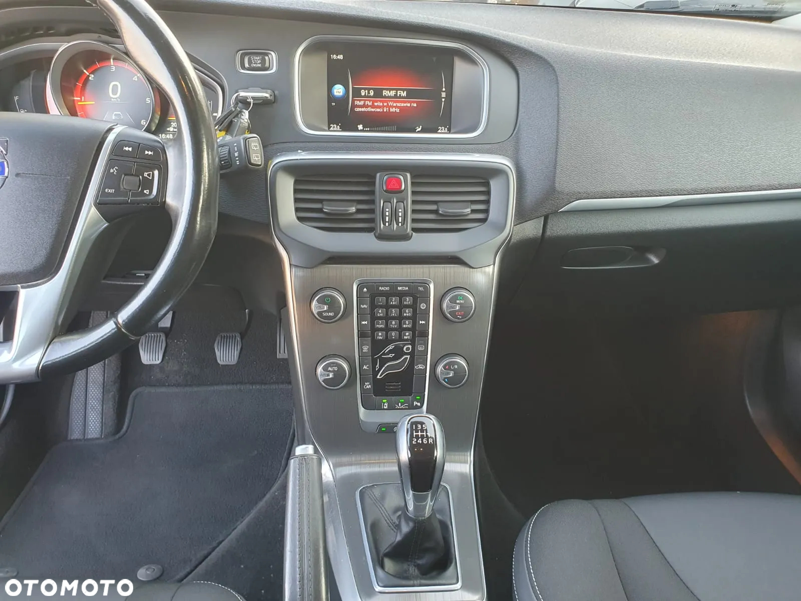 Volvo V40 D4 Drive-E Momentum - 26