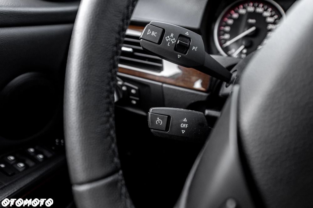 BMW Seria 3 325i xDrive Edition Exclusive - 24