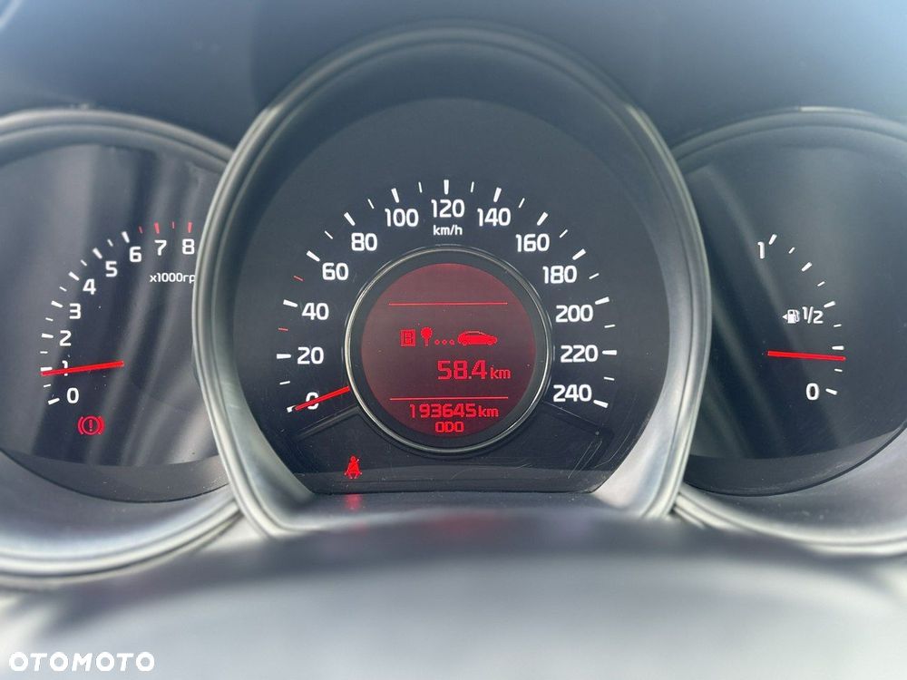 Kia Ceed - 10