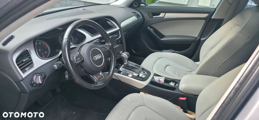 Audi A4 Limousine - 12