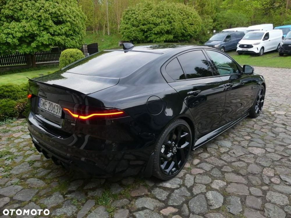 Jaguar XE 2.0 T AWD R-Sport - 26
