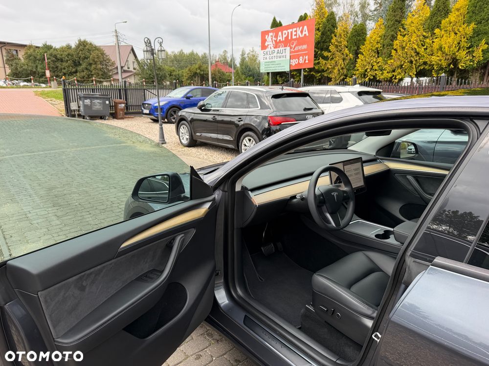 Tesla Model Y RWD - 6