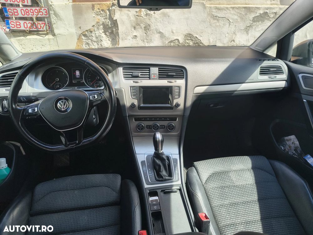 Volkswagen Golf 1.6 TDI DSG BMT Comfortline - 10