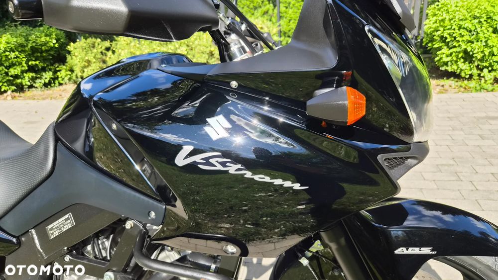 Suzuki V-STROM - 10