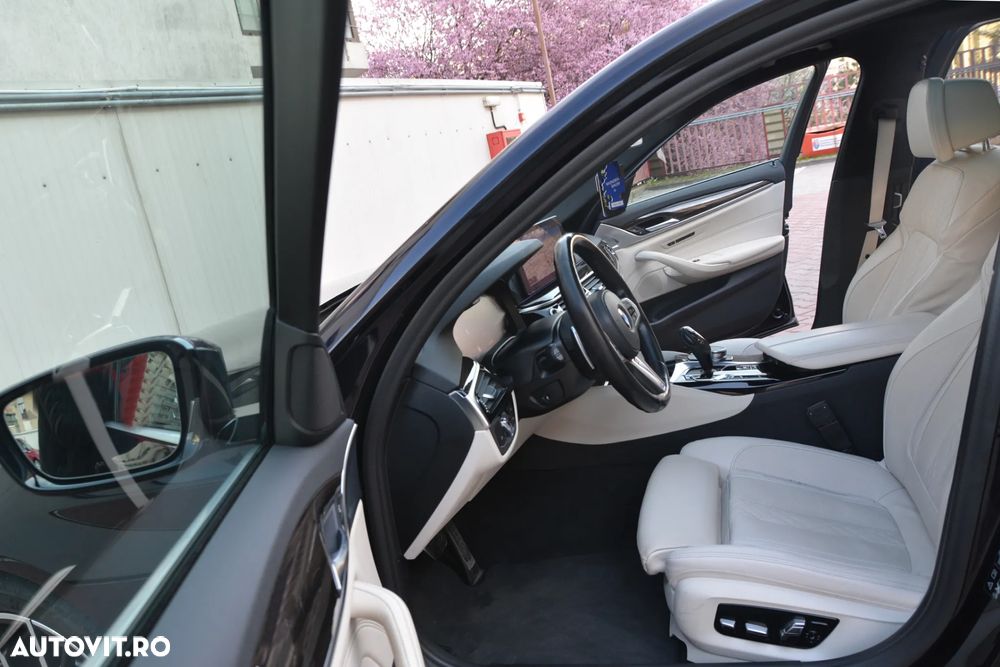 BMW Seria 5 530d Aut. - 12