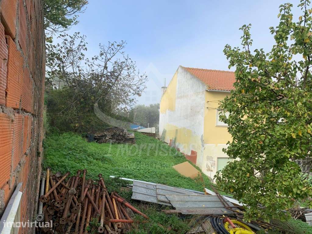 Terreno urbano com 323 m² em Vale de Figueira, São João da Talha - Grande imagem: 3/6