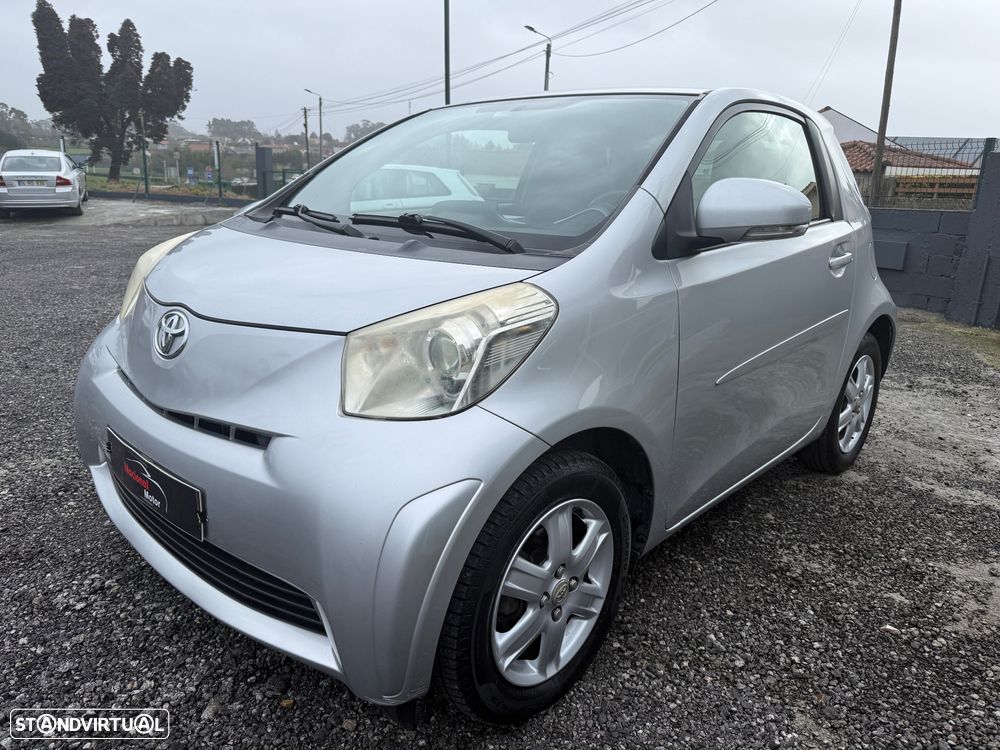 Toyota iQ 1.0 + - 2