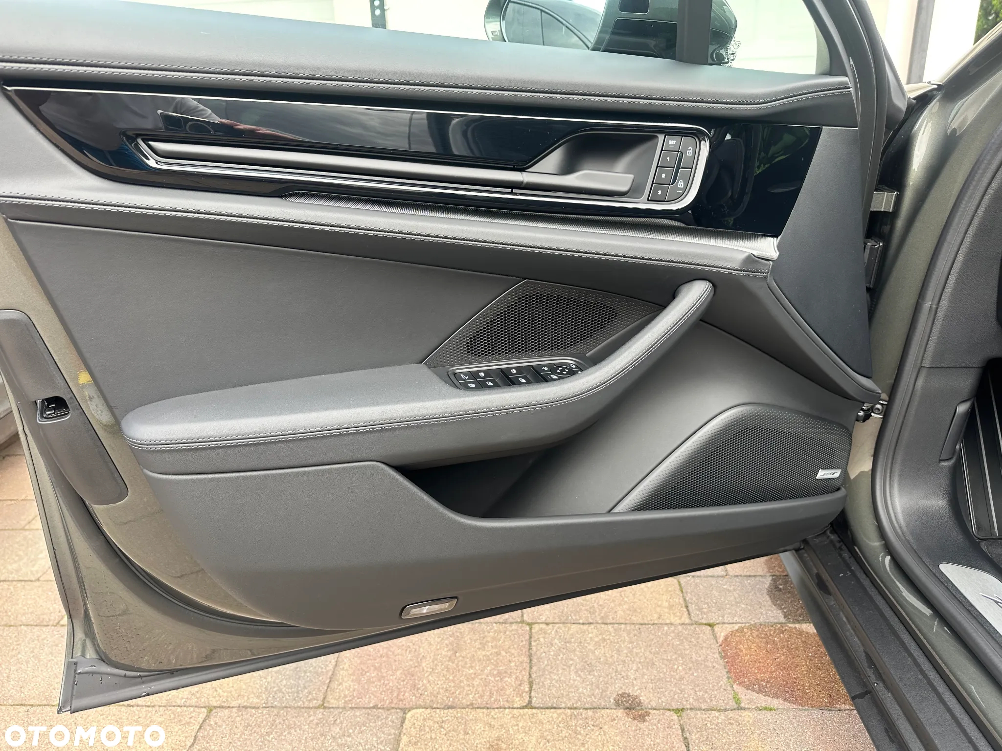 Porsche Panamera 4 E-Hybrid PHEV - 29