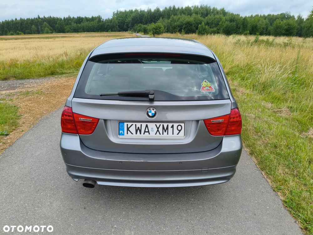 BMW Seria 3 318d DPF - 4
