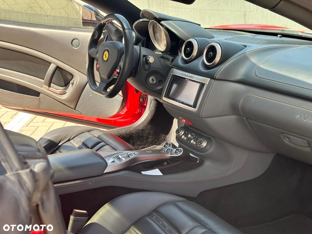 Ferrari California F1 DCT - 12