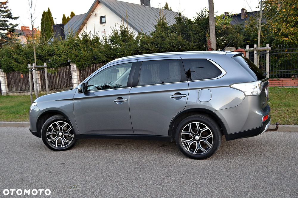 Mitsubishi Outlander 2.2 DID Intense + 4WD - 12