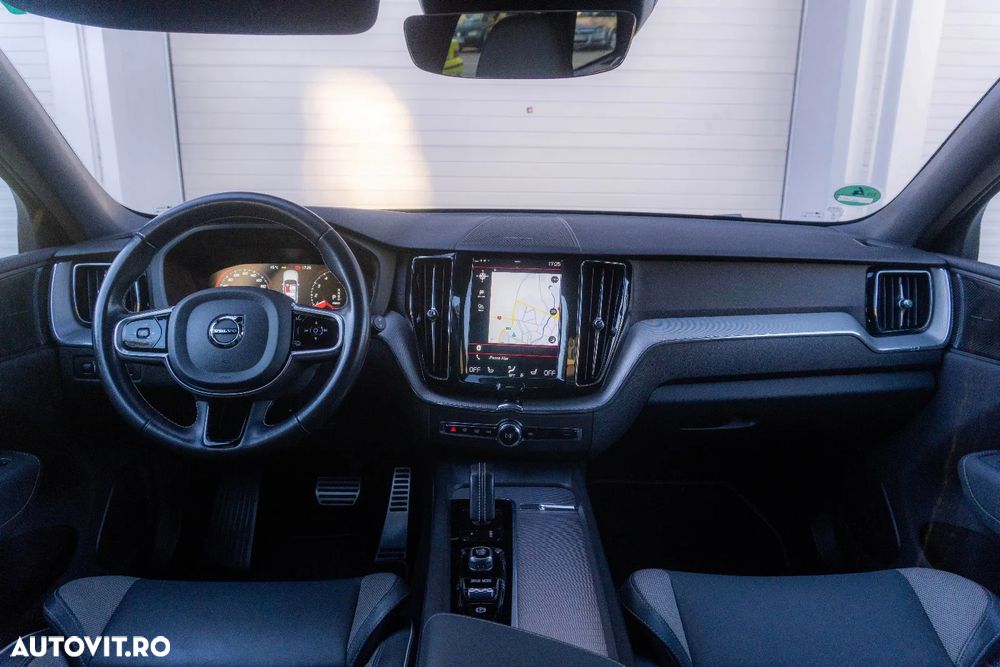 Volvo XC 60 Recharge T6 Twin Engine eAWD R-Design Expression - 12