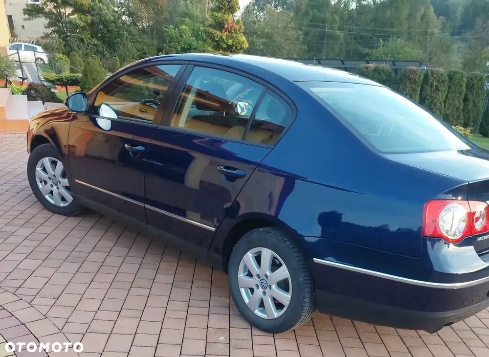 Volkswagen Passat 1.6 Comfortline - 3