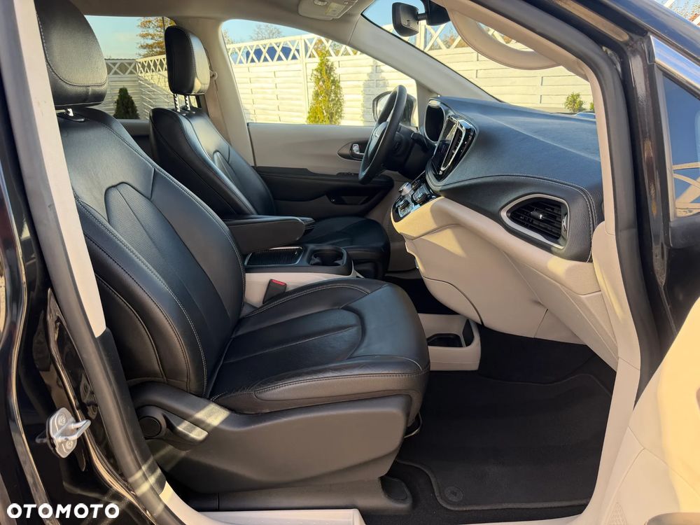 Chrysler Pacifica 2022 photo 5
