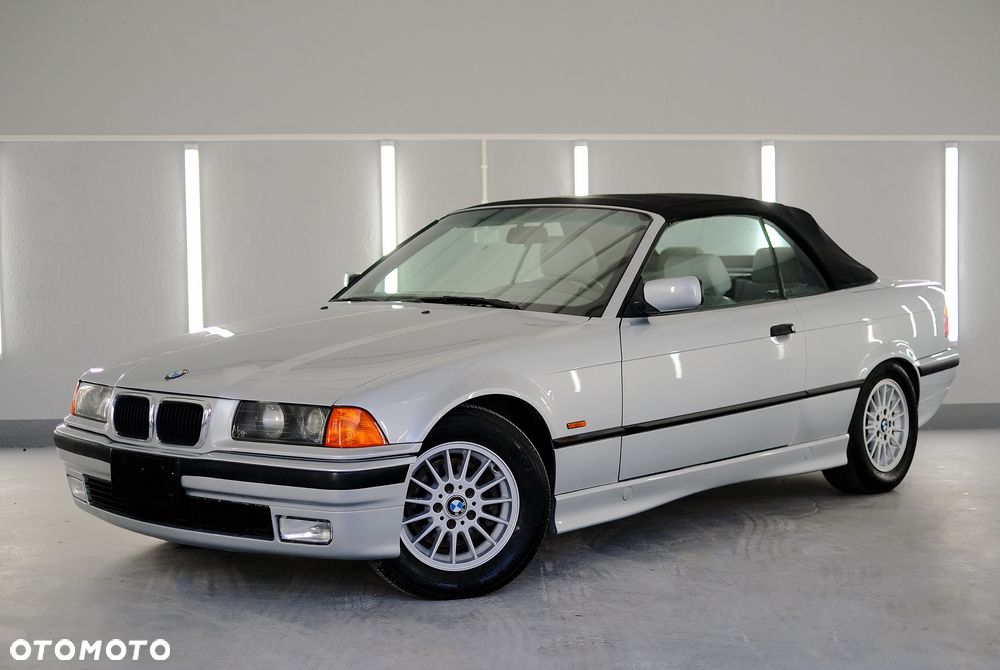 BMW Seria 3 323i - 10