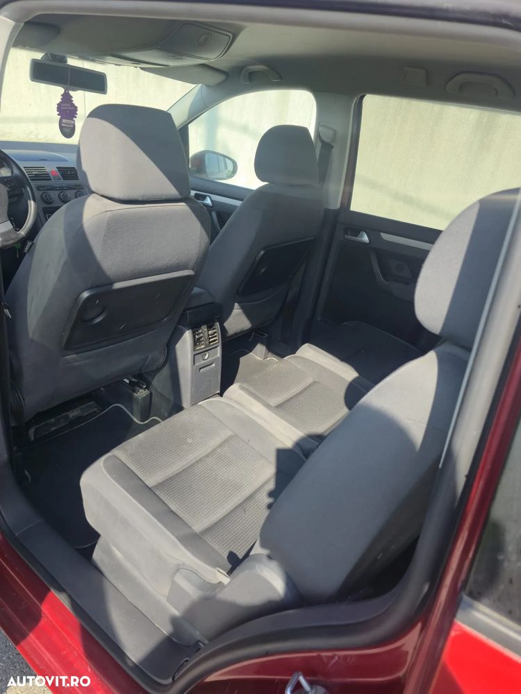 Volkswagen Touran 2.0 TDI Comfortline - 10