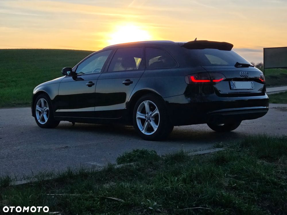 Audi A4 Avant 2.0 TDI DPF Ambiente - 4