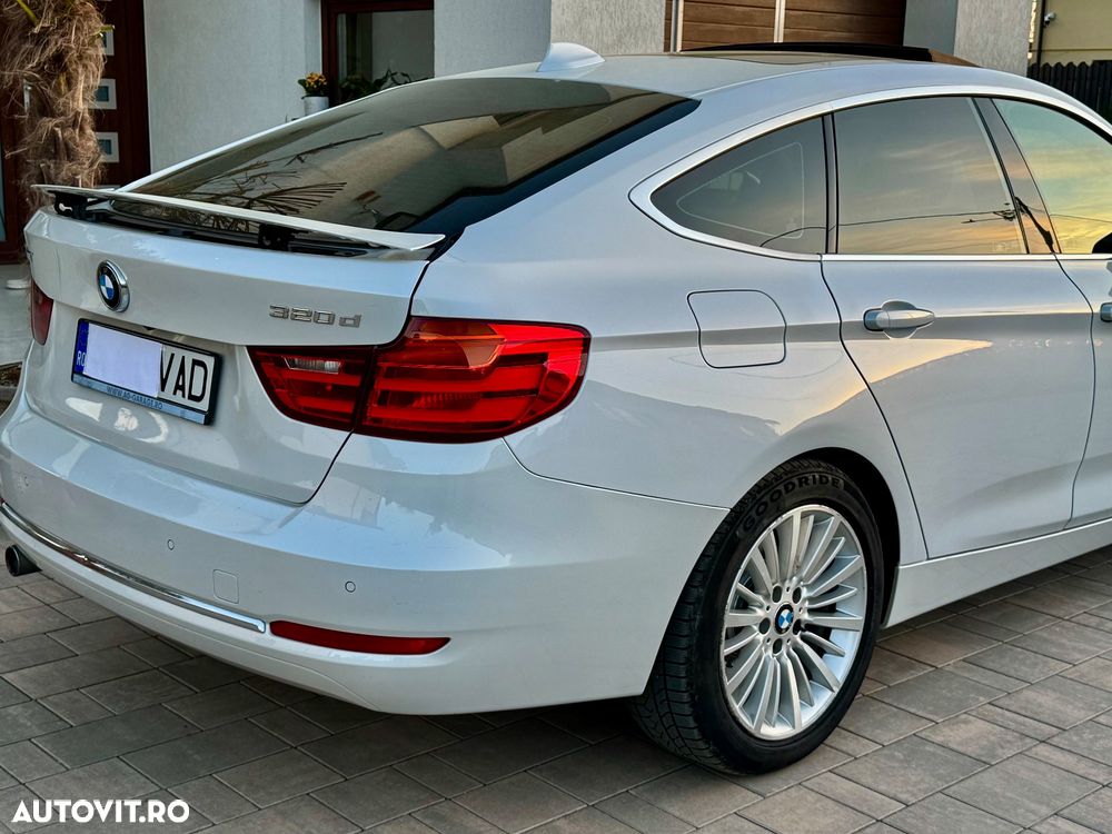 BMW Seria 3 320d Sport-Aut. Luxury Line - 17