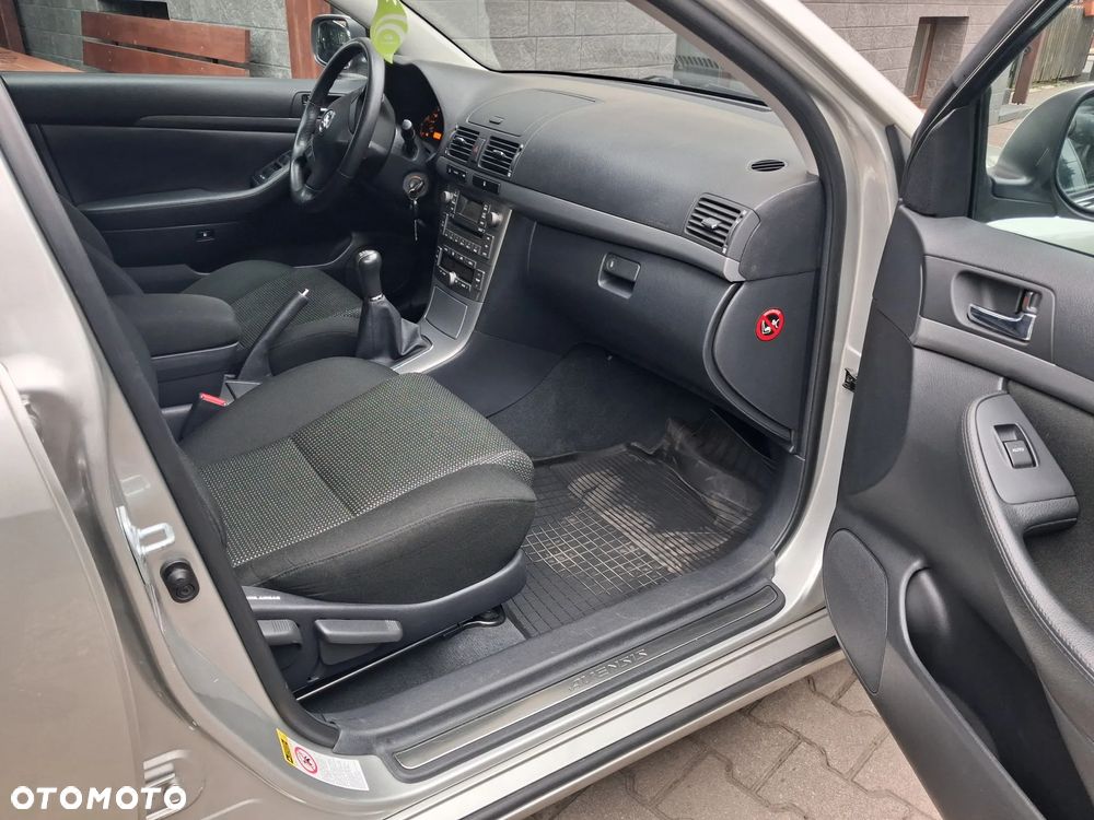 Toyota Avensis 1.8 VVT-i Executive - 9