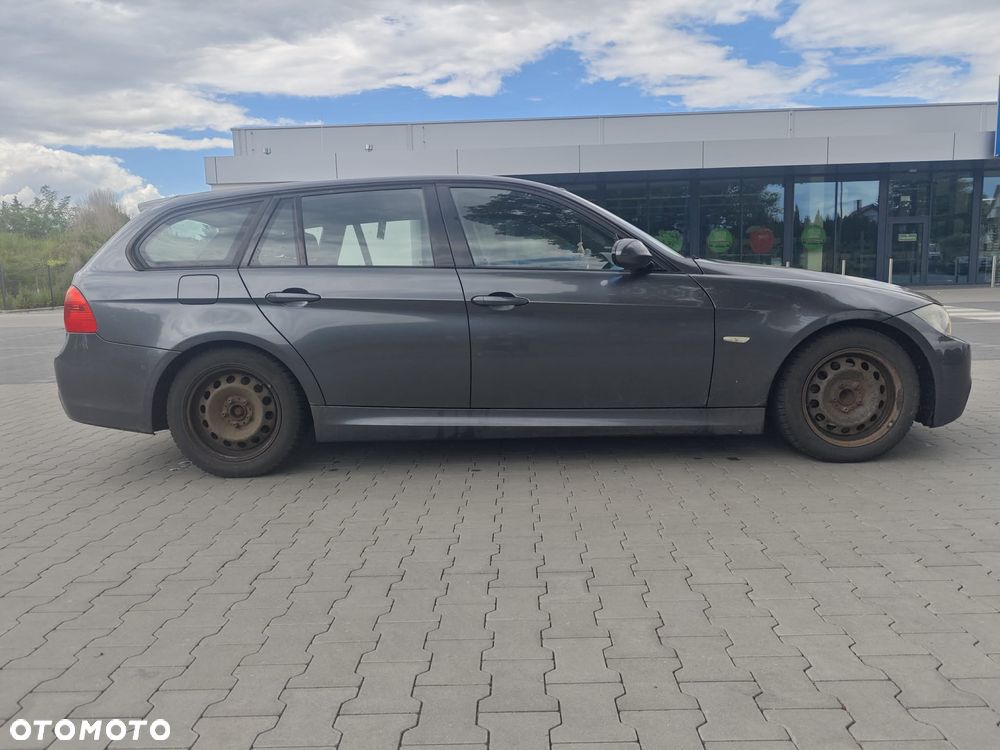 BMW Seria 3 320i - 10