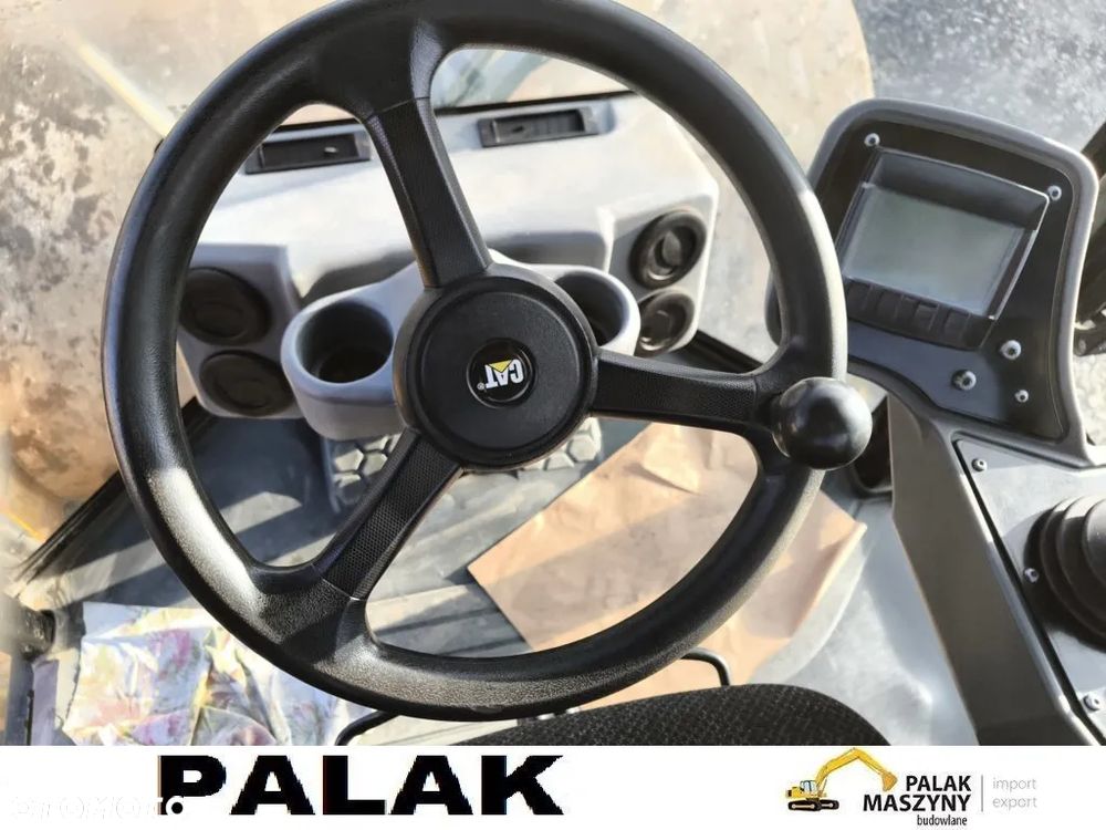 Caterpillar Walec drogowy  CAT CS 64 B , METAL-GUMA  ,2018 rok - 11