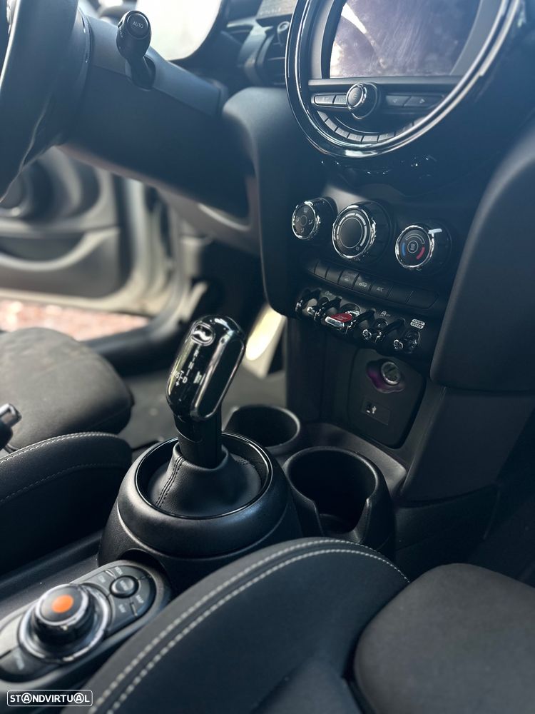 MINI 5 Portas Cooper Premium Plus JCW Auto - 15