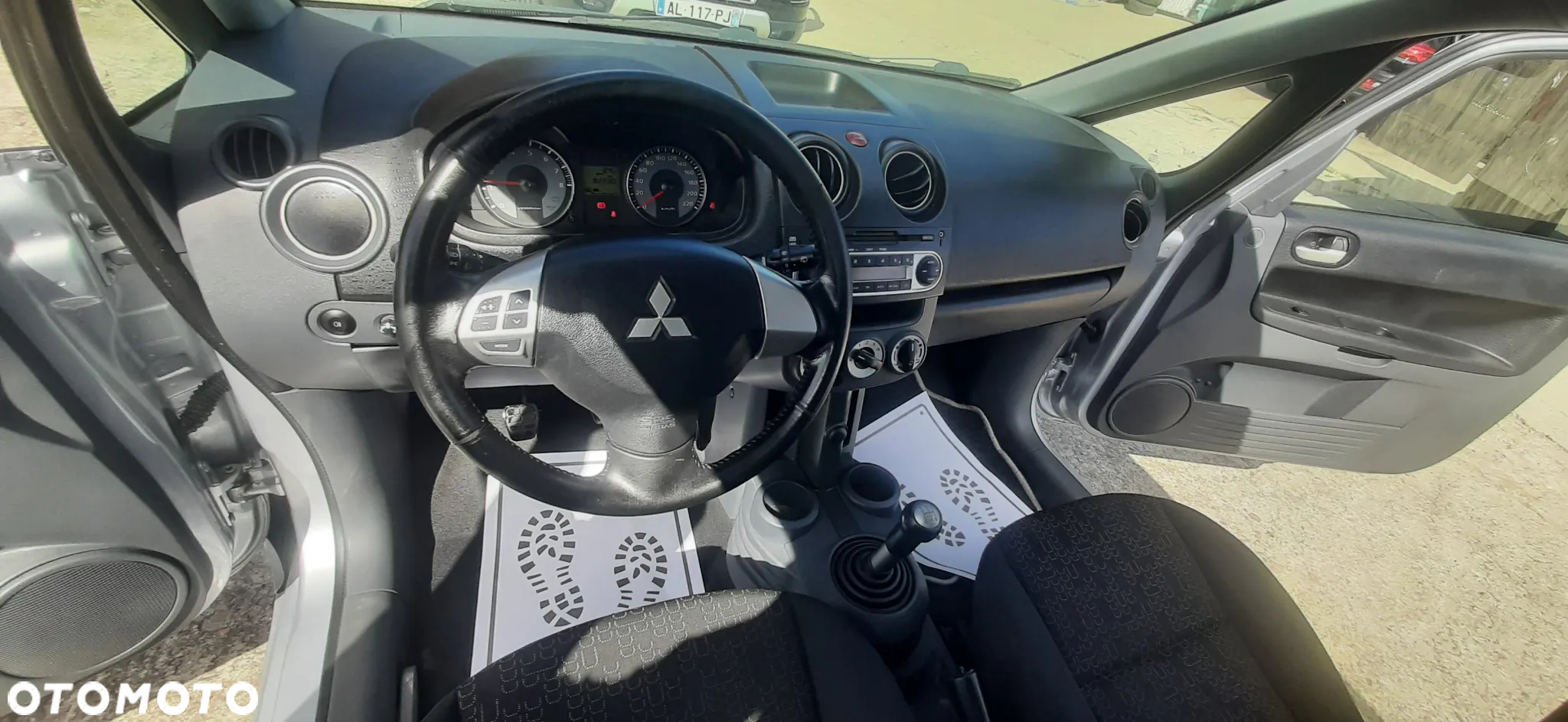 Mitsubishi Colt - 27
