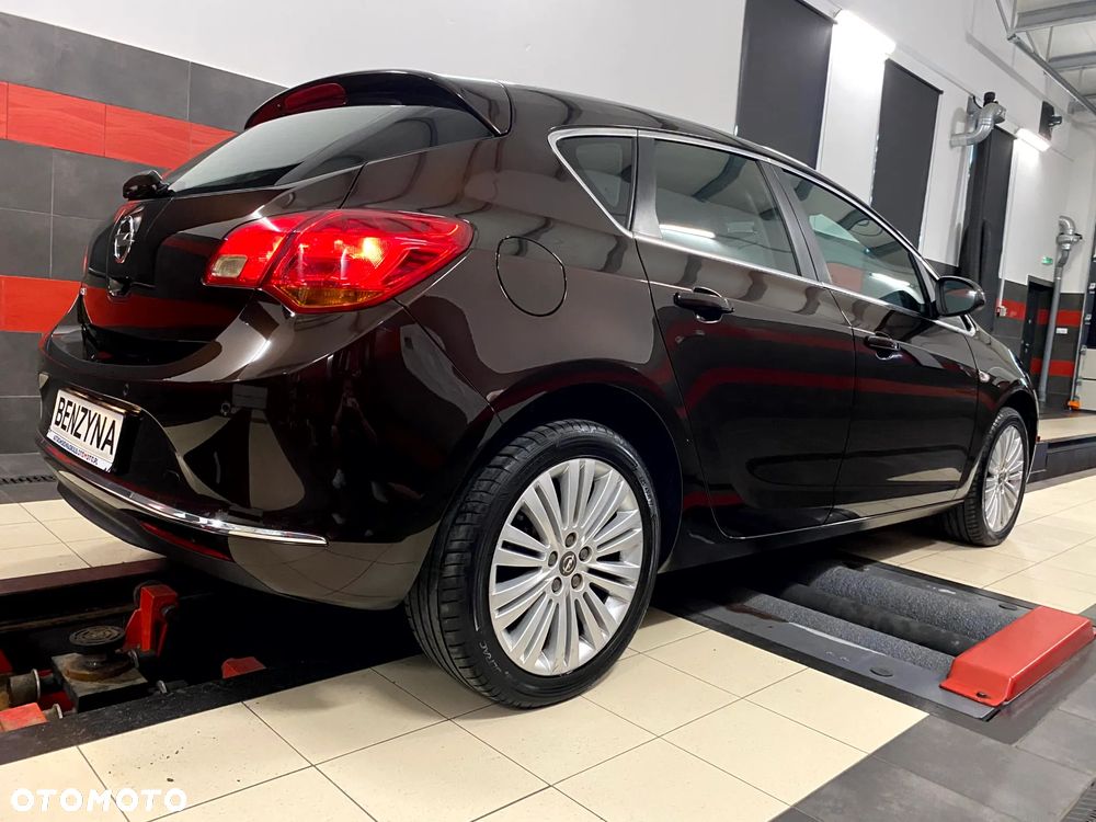Opel Astra 1.4 ecoFLEX Cosmo - 11