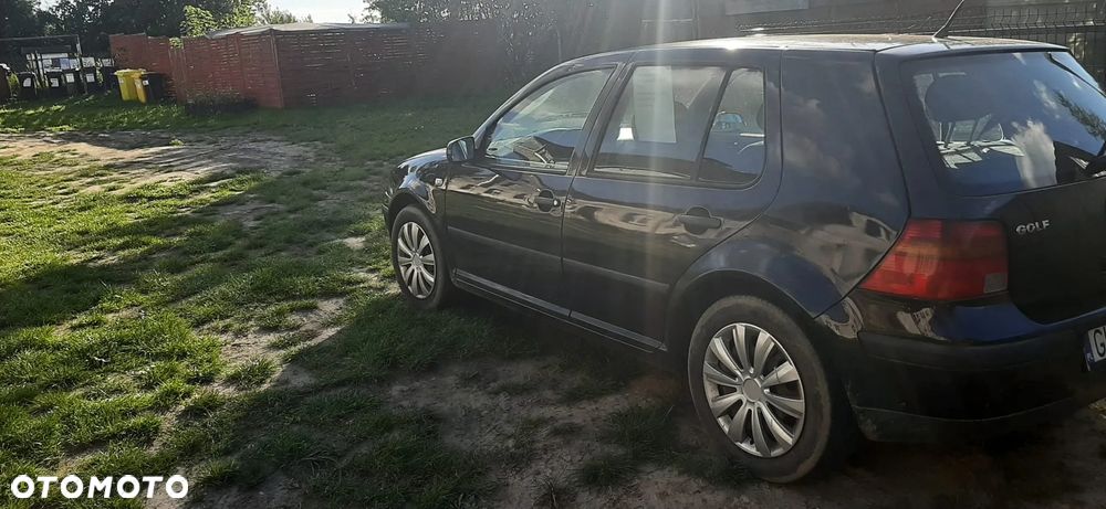 Volkswagen Golf - 6