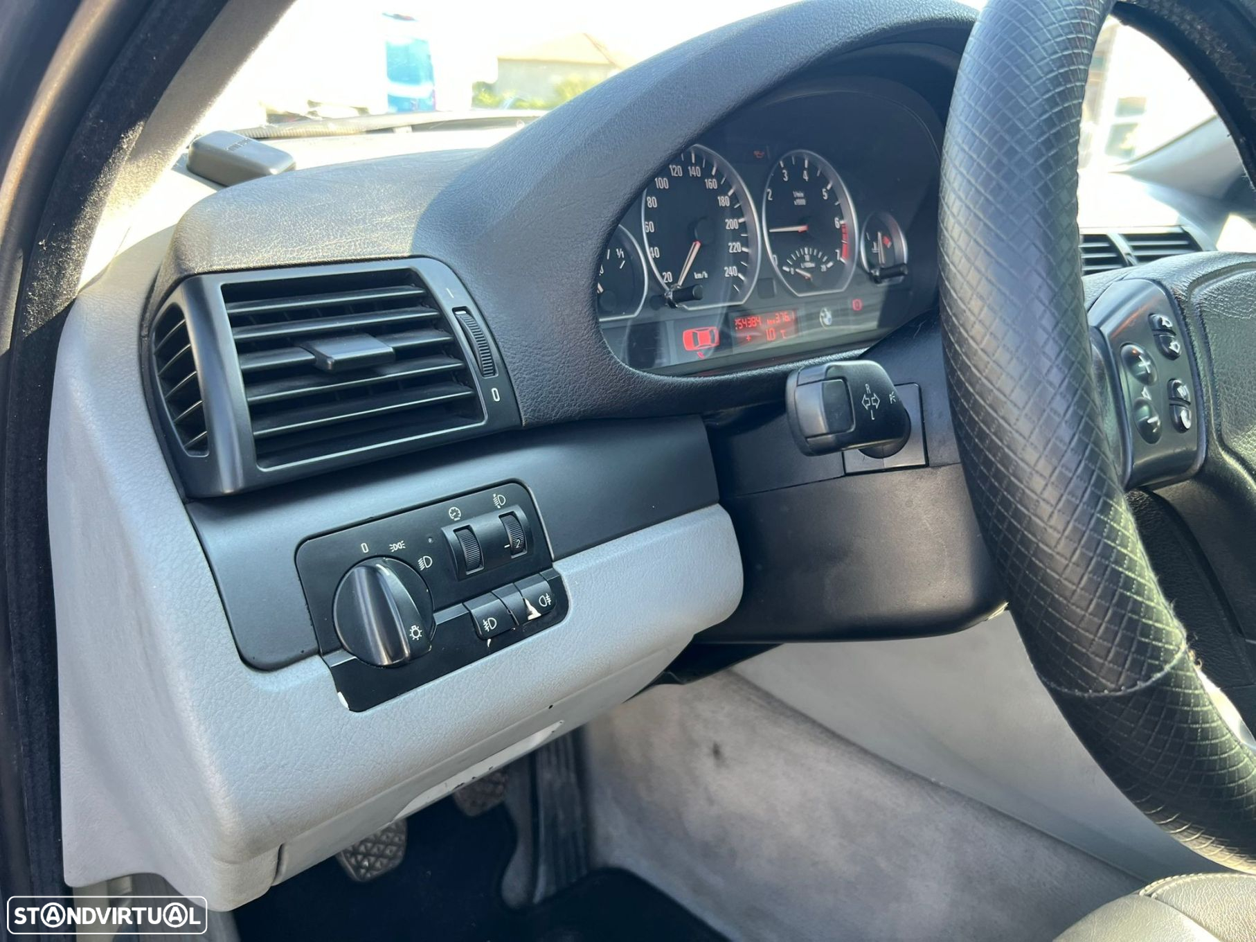 BMW 318 i Touring - 26