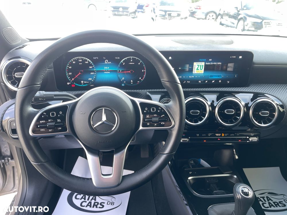 Mercedes-Benz CLA 180 d - 38