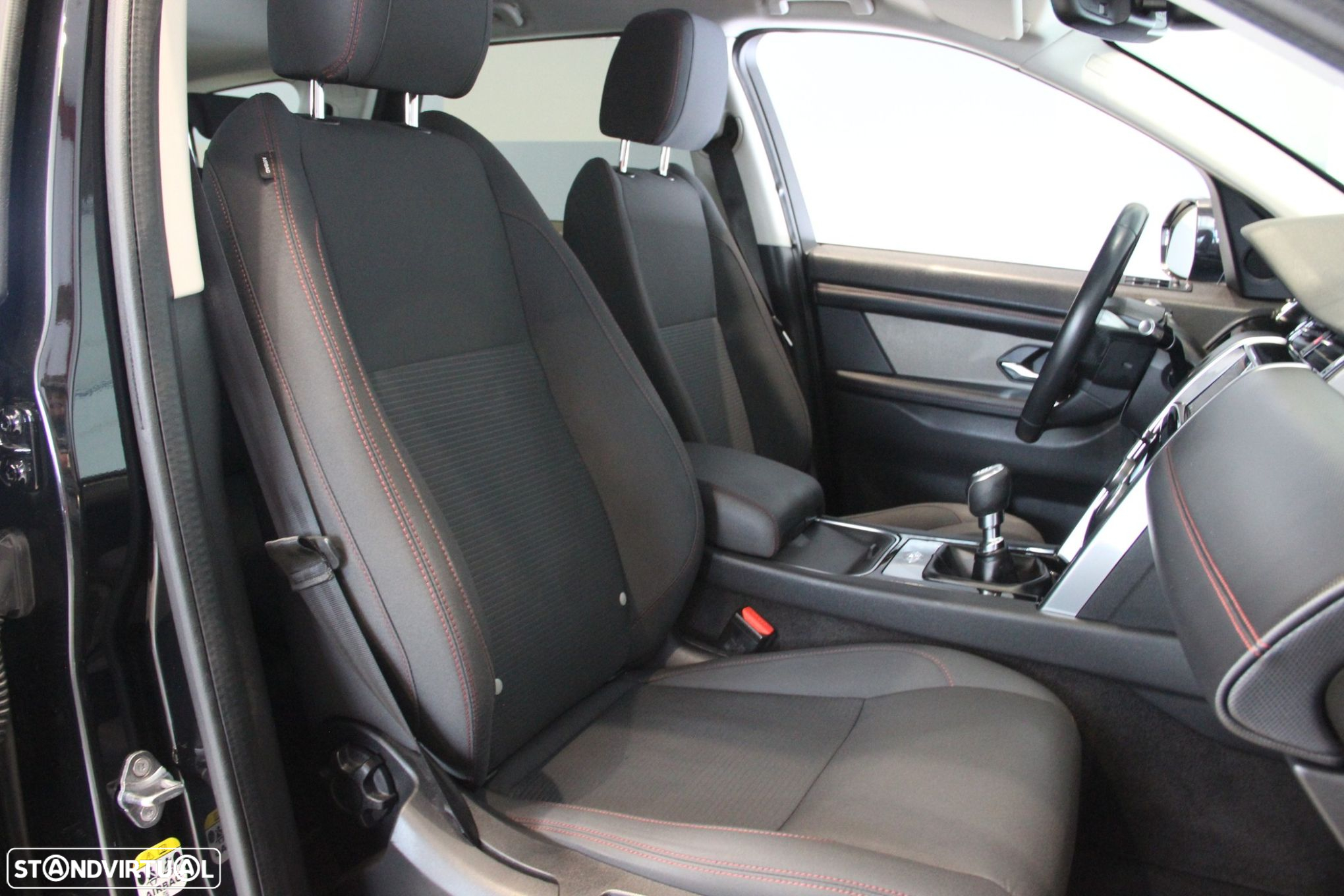 Land Rover Discovery Sport 2.0 eD4 R-Dynamic 7L - 13