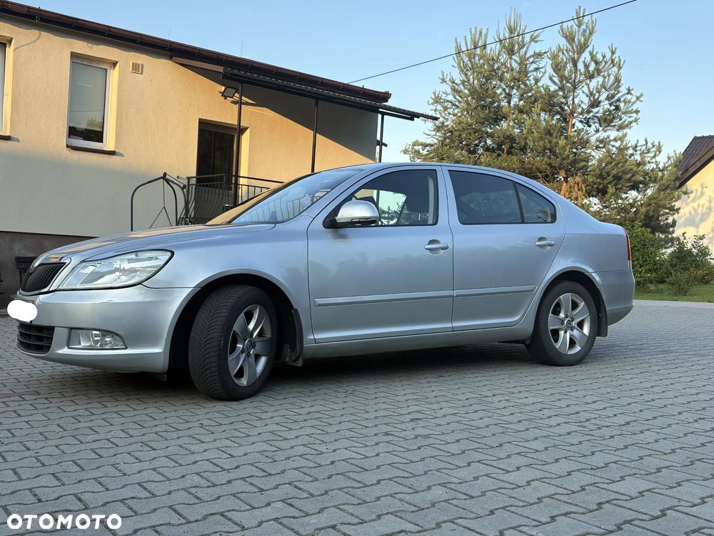 Skoda Octavia 1.6 TDI Ambiente DSG - 2