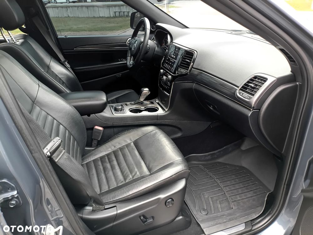 Jeep Grand Cherokee - 17