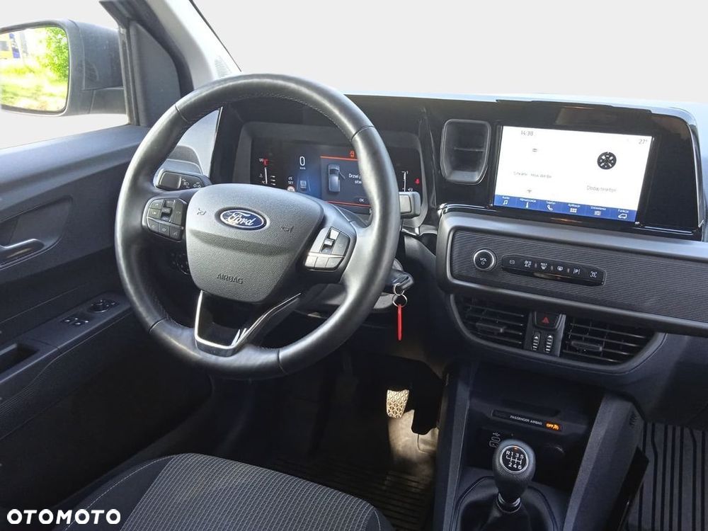 Ford Transit Courier - 12